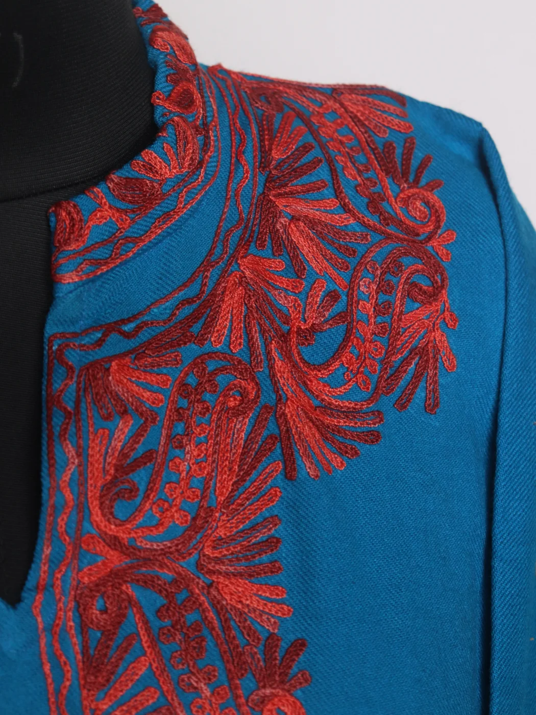 Kashmiri Blue Pheran In Cashmilon Wool For Women Zoon With Aari Kaam - Image 3