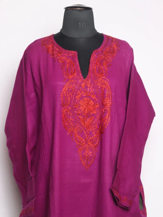 Noorain Kashmiri Pheran In Pink Cashmilon Wool For Women With Aari Kadhai - Image 2