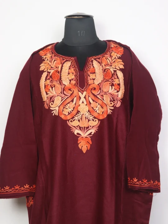 Kashmiri Zeba Pheran In Maroon Cashmilon Wool For Women With Aari Kadhai - Image 2