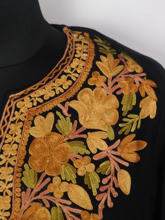 Huma Kashmiri Pheran In Black Cashmilon Wool For Women With Aari Kadhai - Image 3