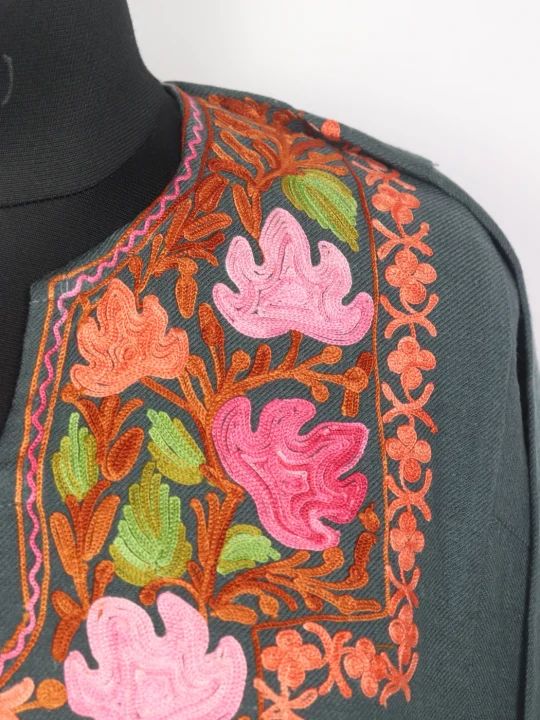 Kashmiri Grey Pheran In Cashmilon Wool For Women With Aari Embroidery Nazia - Image 3