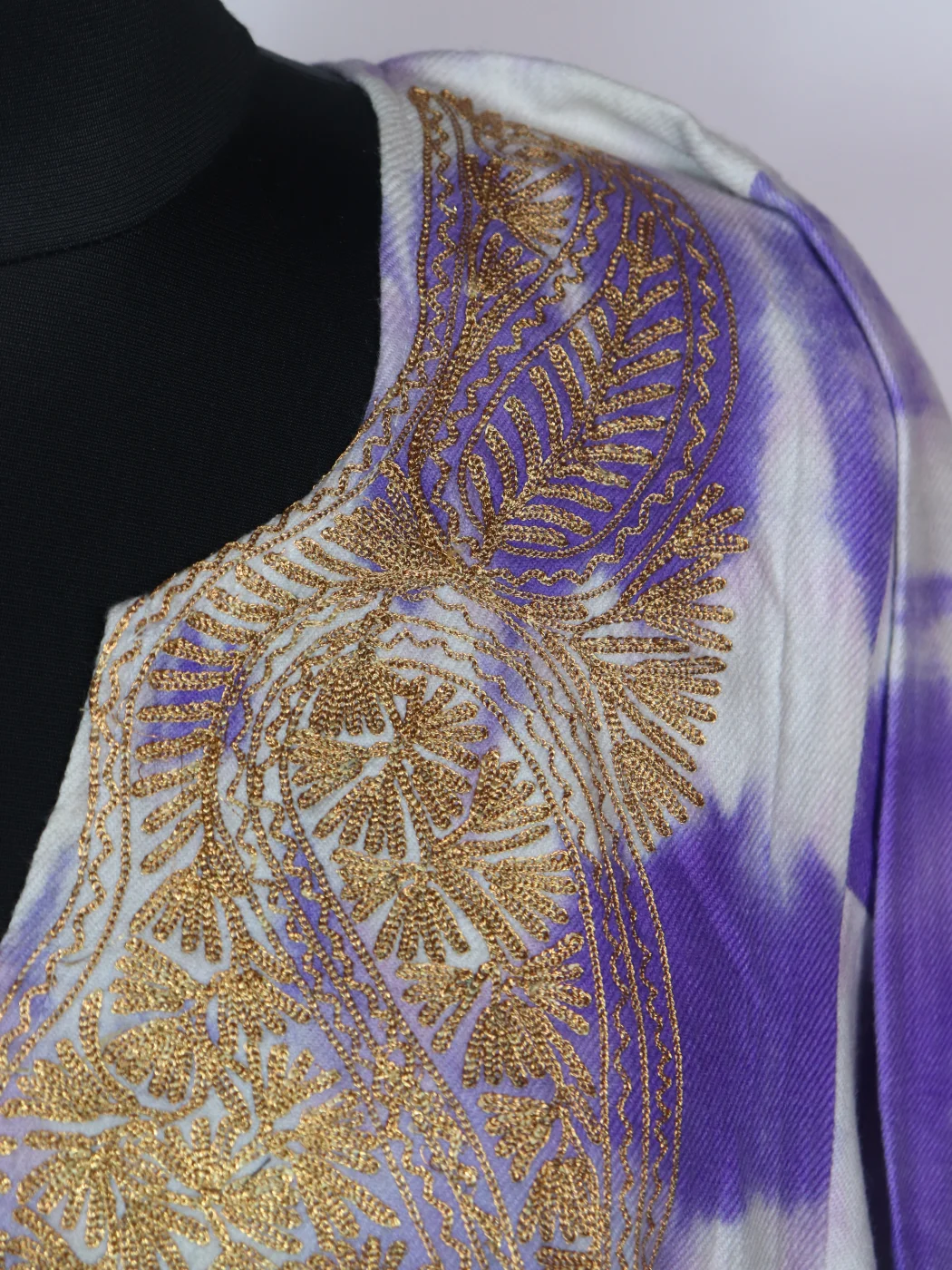 Kashmiri Tie-n dye Pheran In Cashmilon Wool for Women Yousmarg With Zari Work - Image 3