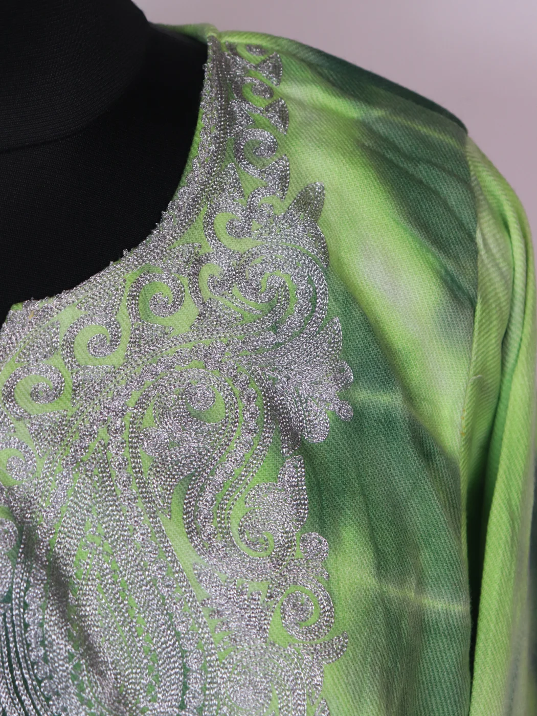 Kashmiri Tie-n dye Pheran Kesar In Cashmilon Wool for Women With Zari Work - Image 3