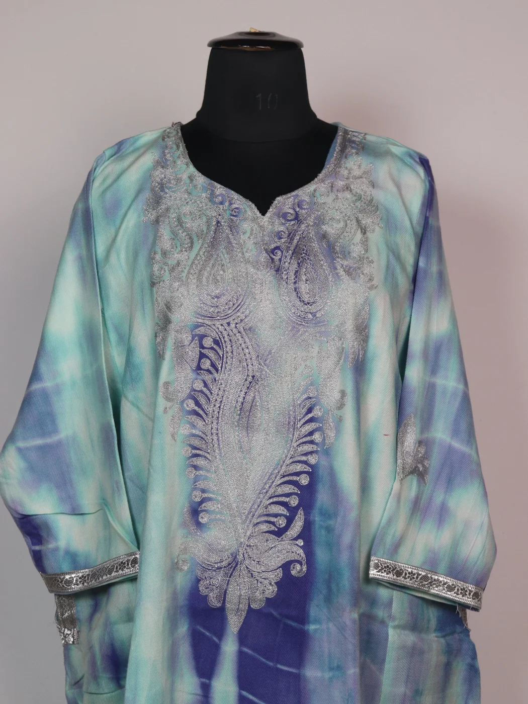Kashmiri Tie-n Dye Pheran In Cashmilon Wool for Women Doon With Zari Embroidery - Image 2