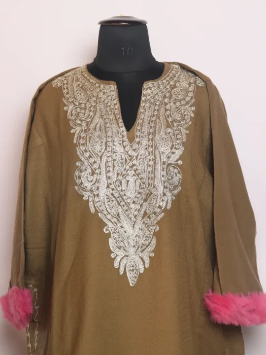 Kashmiri Beige Zooni Cashmilon Pheran for Women With Zari Work - Image 2