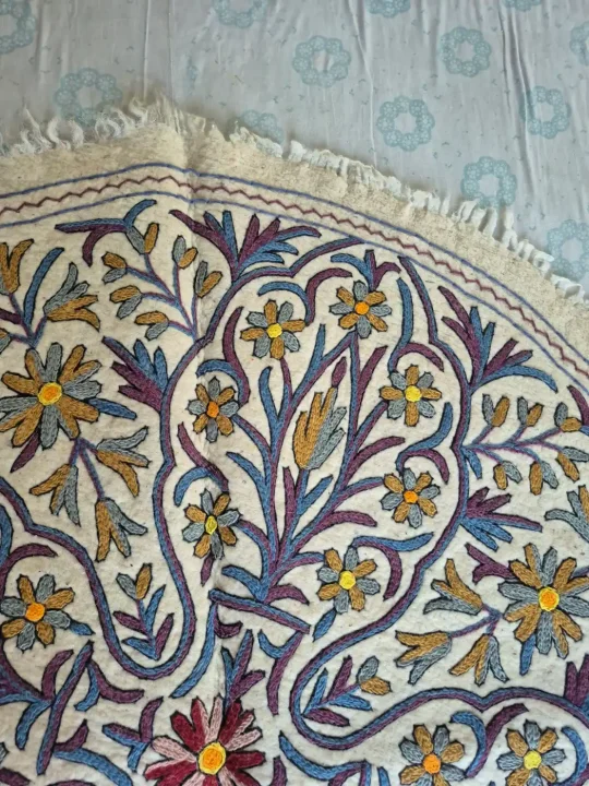 Kashmiri Hand Stitched Namda with Radiating Floral Paisley Artwork and Golden Blossoms β 5x5 Feet - Image 2