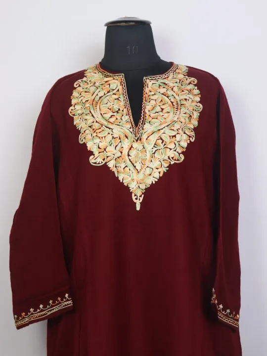 Mariam Aari Embroidered Kashmiri Maroon Cashmilon Pheran - Image 2