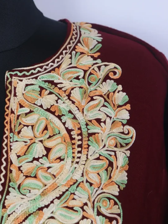 Mariam Aari Embroidered Kashmiri Maroon Cashmilon Pheran - Image 3