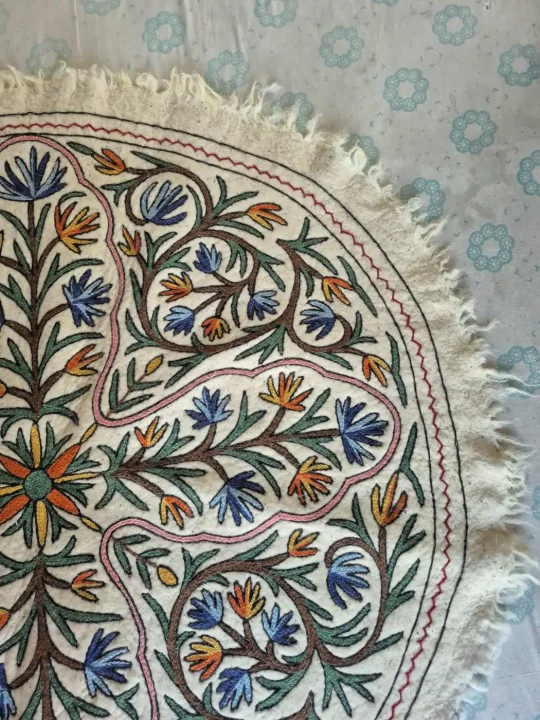 Kashmiri Namda Circular Rug with Botanical Starburst and Blue Floral Accents – 5x5 Feet - Image 2