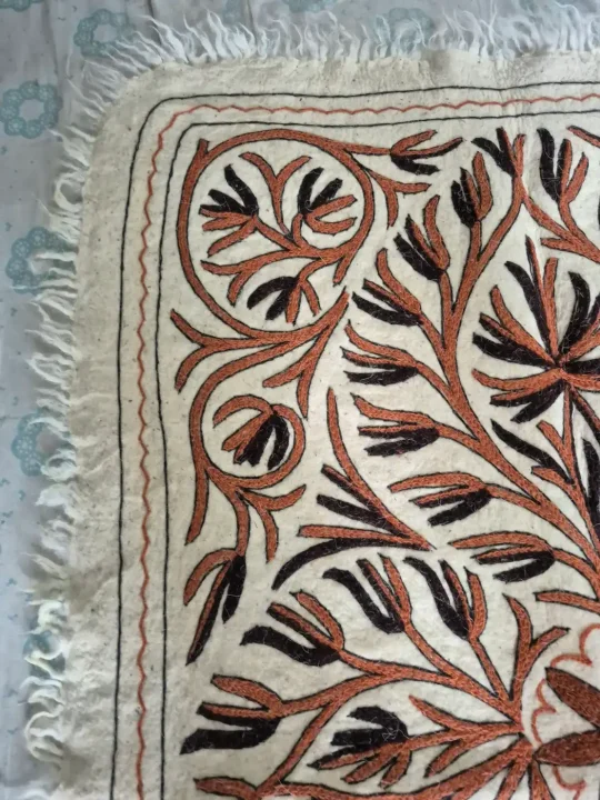Kashmiri Namda Floral Rug 6×4 Feet - Image 3