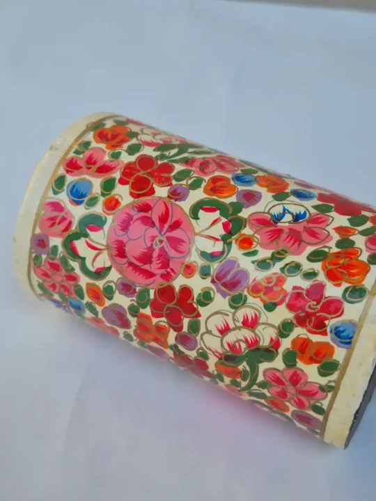 Kashmiri Cream Gulabo Paper Machie Brush Pen Holder With Floral Design - Image 2