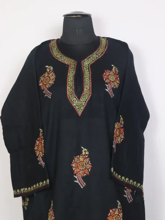Black Sitara Kashmiri Pheran Raffal Wool Hand Sozni and Hand Aari Work - Image 2
