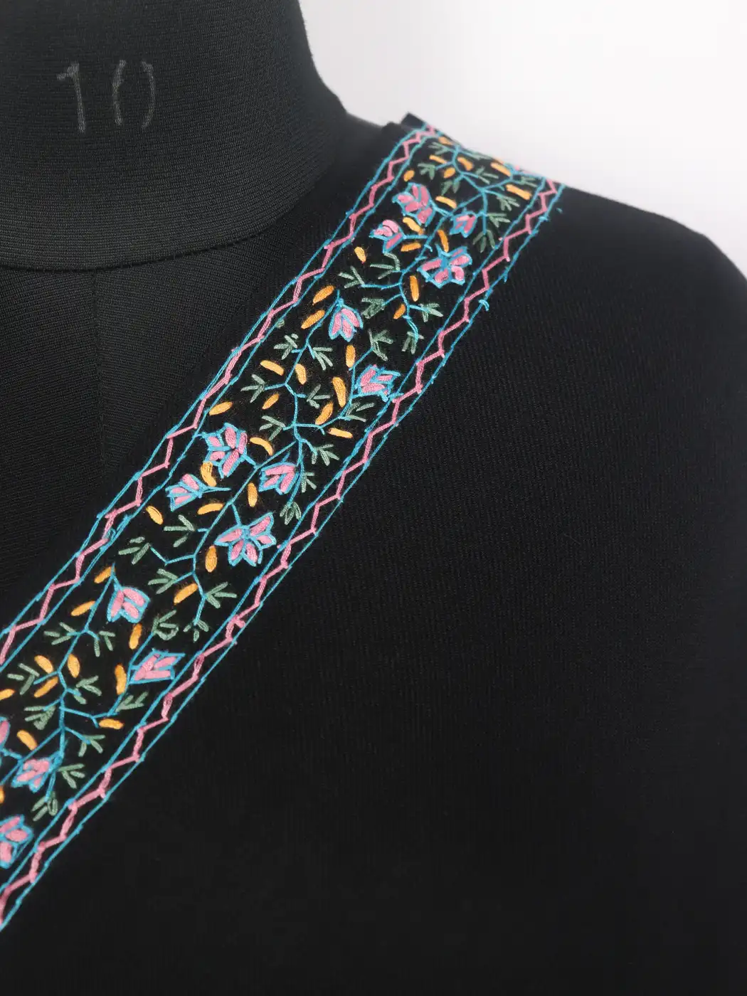 Sunaina Hand Sozni Embroidered Black Kashmiri Stole - Image 3