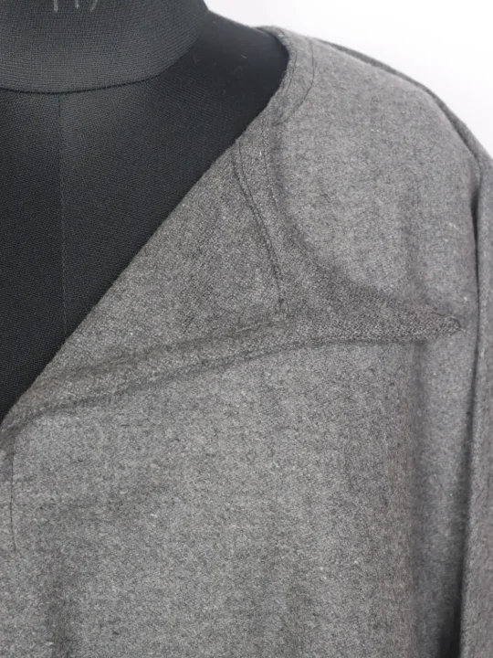 Kashmiri Grey Sifar Tweed Pandit Style Loose Pheran for Men - Image 3