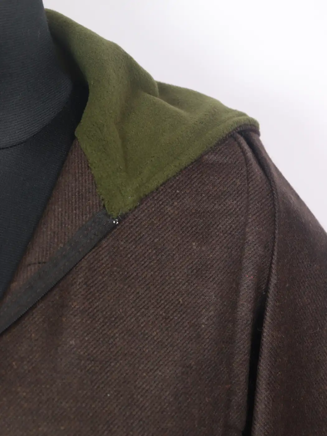 Kashmiri Raees Brown Tweed Hooded Pheran for Men - Image 3