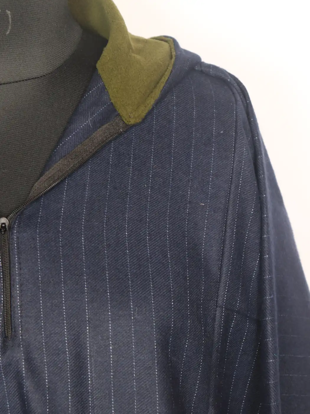 Kashmiri Hooded PheranTweed For Men Azeem Navy Blue - Image 3