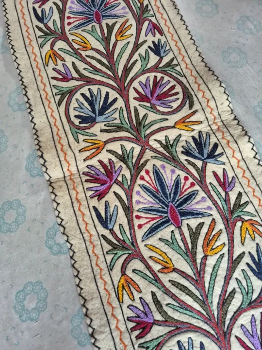 Kashmiri Twin Bloom Hand Embroidered Wool Namda Runner | 6x2 ft - Image 3