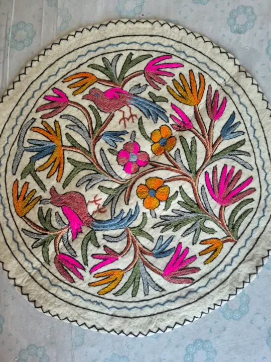 Kashmiri Wool Namda Round Rug with Twin Bird Garden and Vibrant Floral Motifs – 3x3 Feet