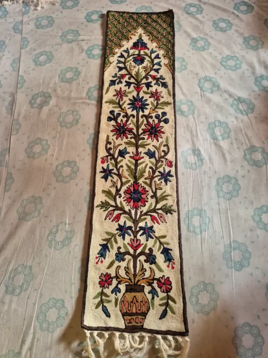 Ashmuqam Handmade Kashmiri Wool Thread Embroidery Chain Stitch Runner 4*1ft - Image 3