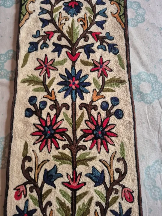 Ashmuqam Handmade Kashmiri Wool Thread Embroidery Chain Stitch Runner 4*1ft - Image 5