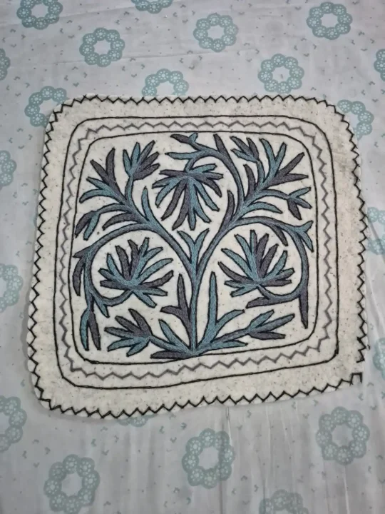Kashmiri 2-Ft Square Namda Rug Gulshan With Hand Aari Embroidery