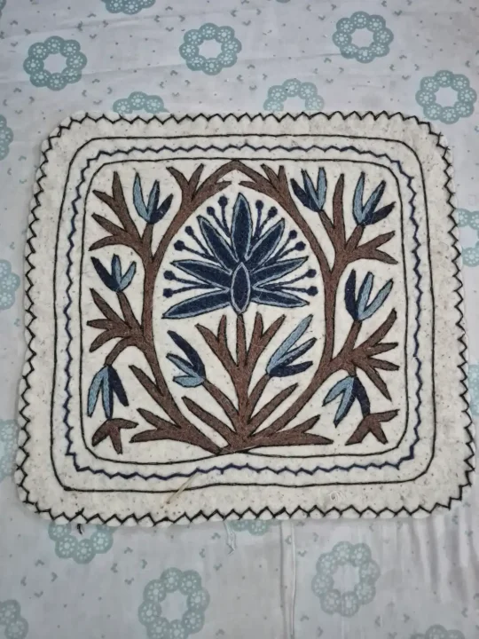 Kashmiri 2-Ft Square Khaniyar Handmade Namda Rug With Embroidery