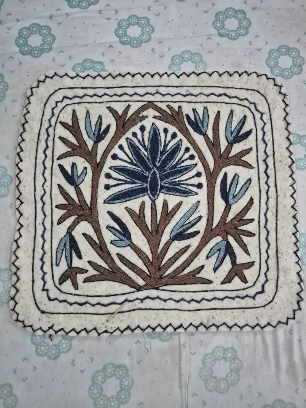 Kashmiri 2-Ft Square Khaniyar Handmade Namda Rug With Embroidery