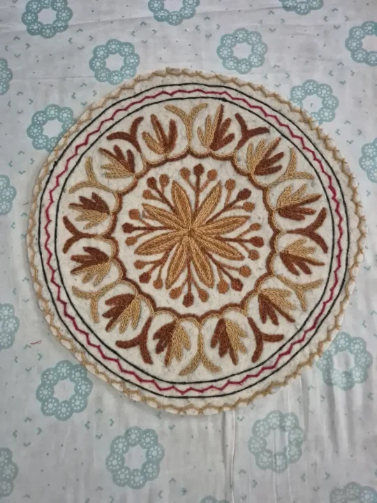 Kashmiri 2-ft Handmade Gulistan Round Namda Rug With Embroidery