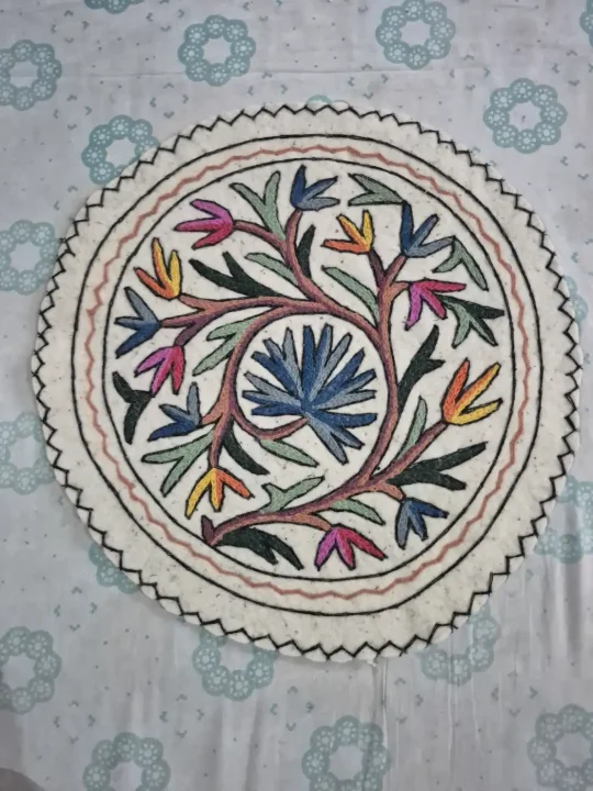 Kashmiri 2-ft Handmade Round Namda Rug With Embroidery Gul-bahar