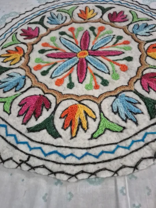 Kashmiri Gafar 2-ft Round Handmade Namda Rug With Embroidery - Image 3