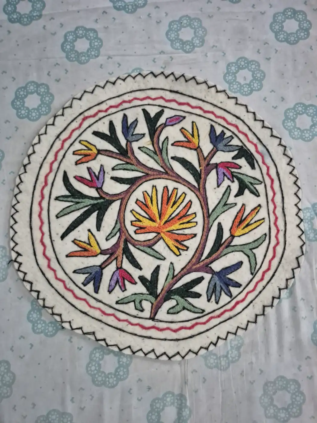 Handmade Kashmiri 2-ft Round Namda Rug With Embroidery Mahjoor