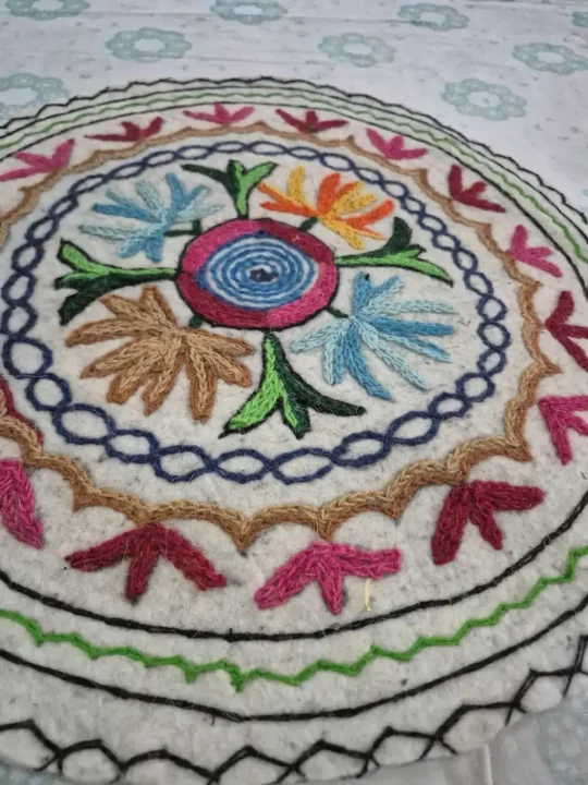 Kashmiri Handmade 2-ft Round Namda Rug Gurez With Embroidery - Image 3
