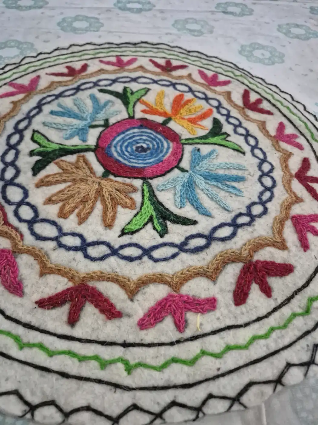 Kashmiri Handmade 2-ft Round Namda Rug Gurez With Embroidery - Image 3
