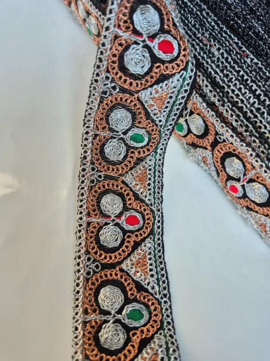 Kashmiri Tilla Work Lace | Dilkash Multicolour Embroidery Lace for Pheran & Kurti - Image 2
