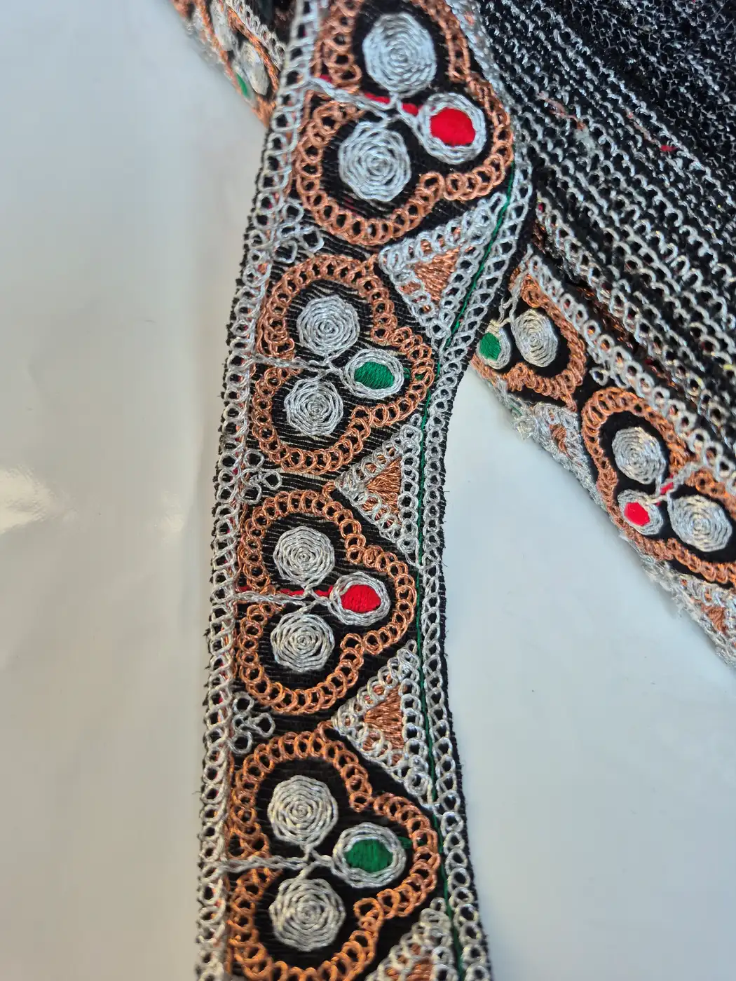 Kashmiri Tilla Work Lace | Dilkash Multicolour Embroidery Lace for Pheran & Kurti - Image 2