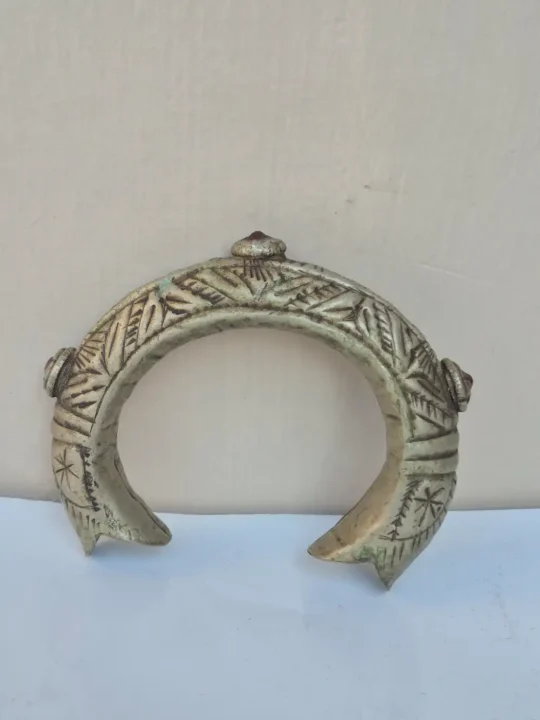 Kashmiri Naushah Vintage Bangle for Women | Handmade Antique Open Kada - Image 2