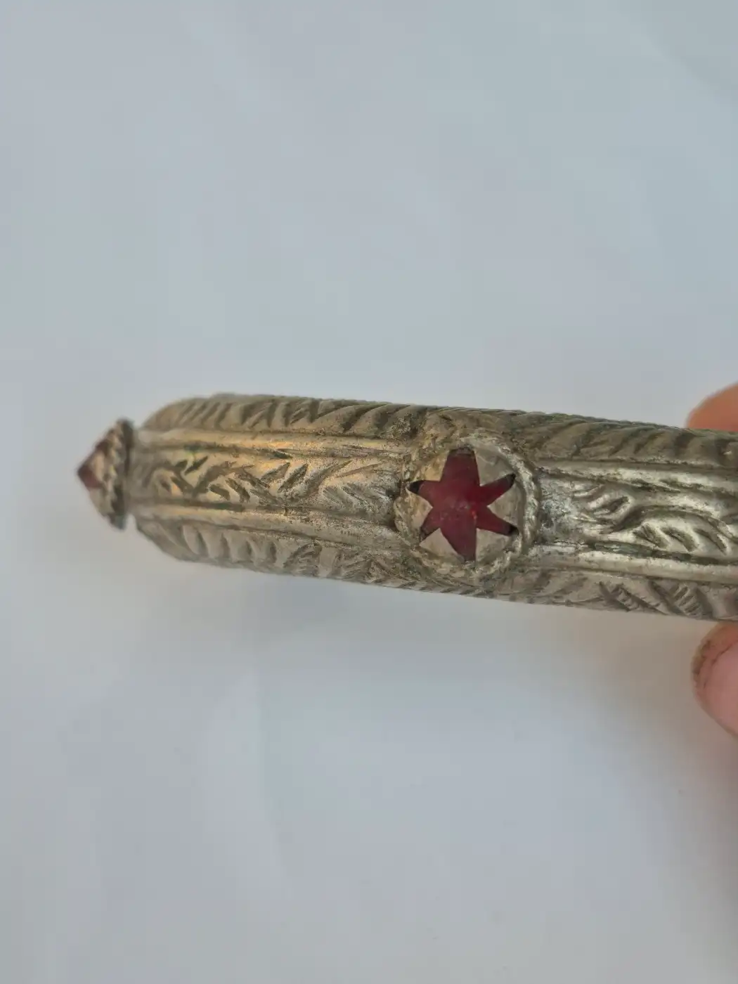 Kashmiri Vintage Engraved Red Stone Kada – Traditional Handcrafted Cuff Bangle - Image 3
