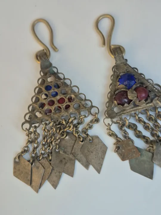 Kashmiri Sara Vintage Earrings – Traditional Handmade Jhumka - Image 3