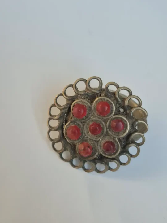Gulshan Kashmiri Vintage Ring – Traditional Handmade Antique Red Stone Jewellery - Image 2