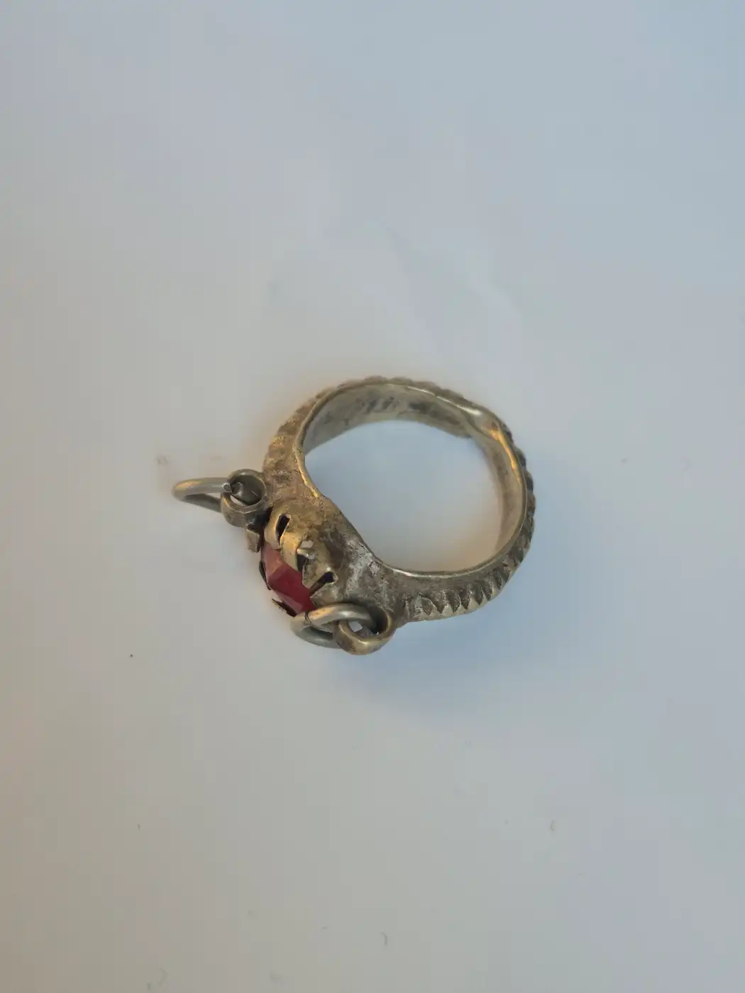 Yaqeen Kashmiri Vintage Traditional Handmade Antique Red Stone Ring - Image 2