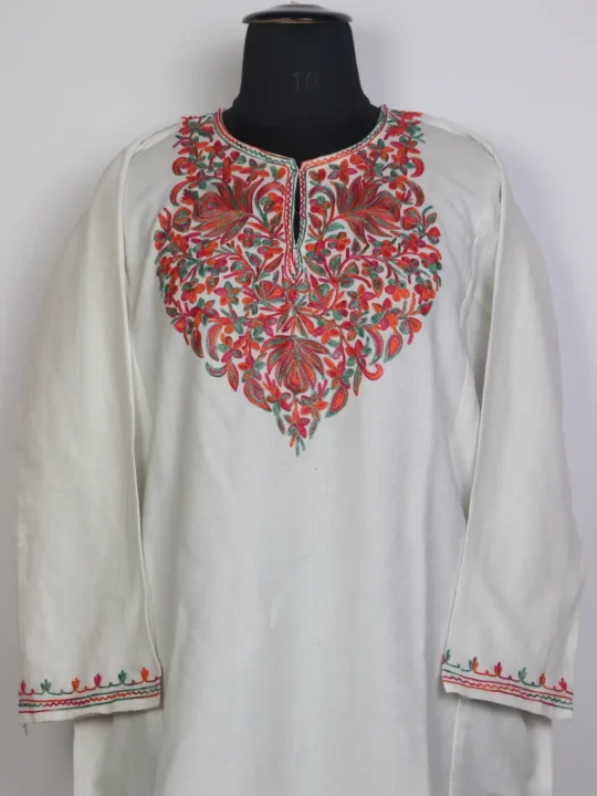 Laiba White Kashmiri Aari Embroidered Pheran in Cashmilon Wool - Image 2