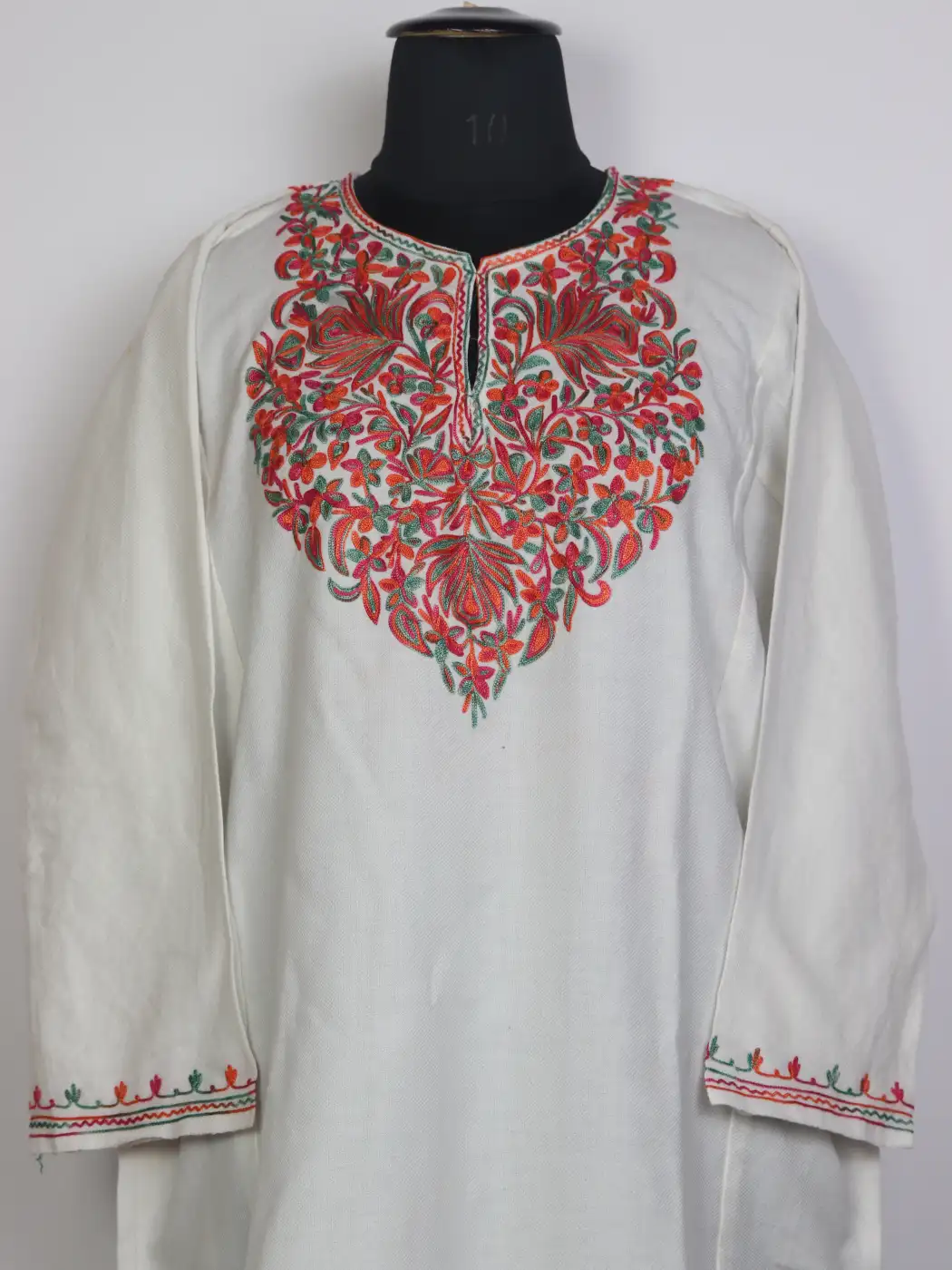 Laiba White Kashmiri Aari Embroidered Pheran in Cashmilon Wool - Image 2