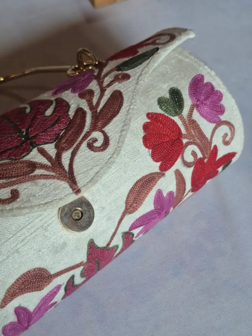 Laiqa Kashmiri White Clutch Handbag with Aari Embroidery - Image 2