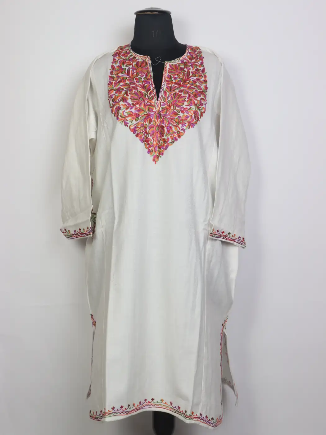 Liyana White Kashmiri Aari Embroidered Cashmilon Wool Pheran