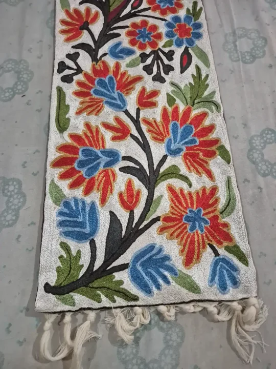 Sonamarg Kashmiri Handmade Silk Thread Chain Stitch Embroidery Runner 4*1ft - Image 5