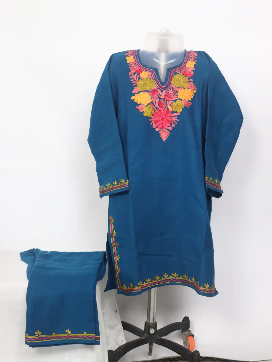 Mahoor Blue Kashmiri Girls 2pc Pheran Set With Aari Work In Cashmilon Wool (6 to7 Y)
