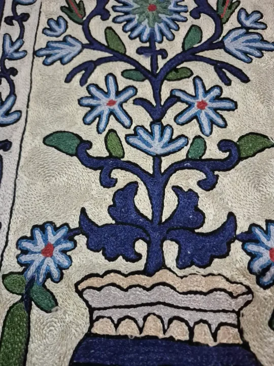 Yusmarg Kashmiri Handmade Silk Thread Chain Stitch Embroidery Runner 4*1ft - Image 5