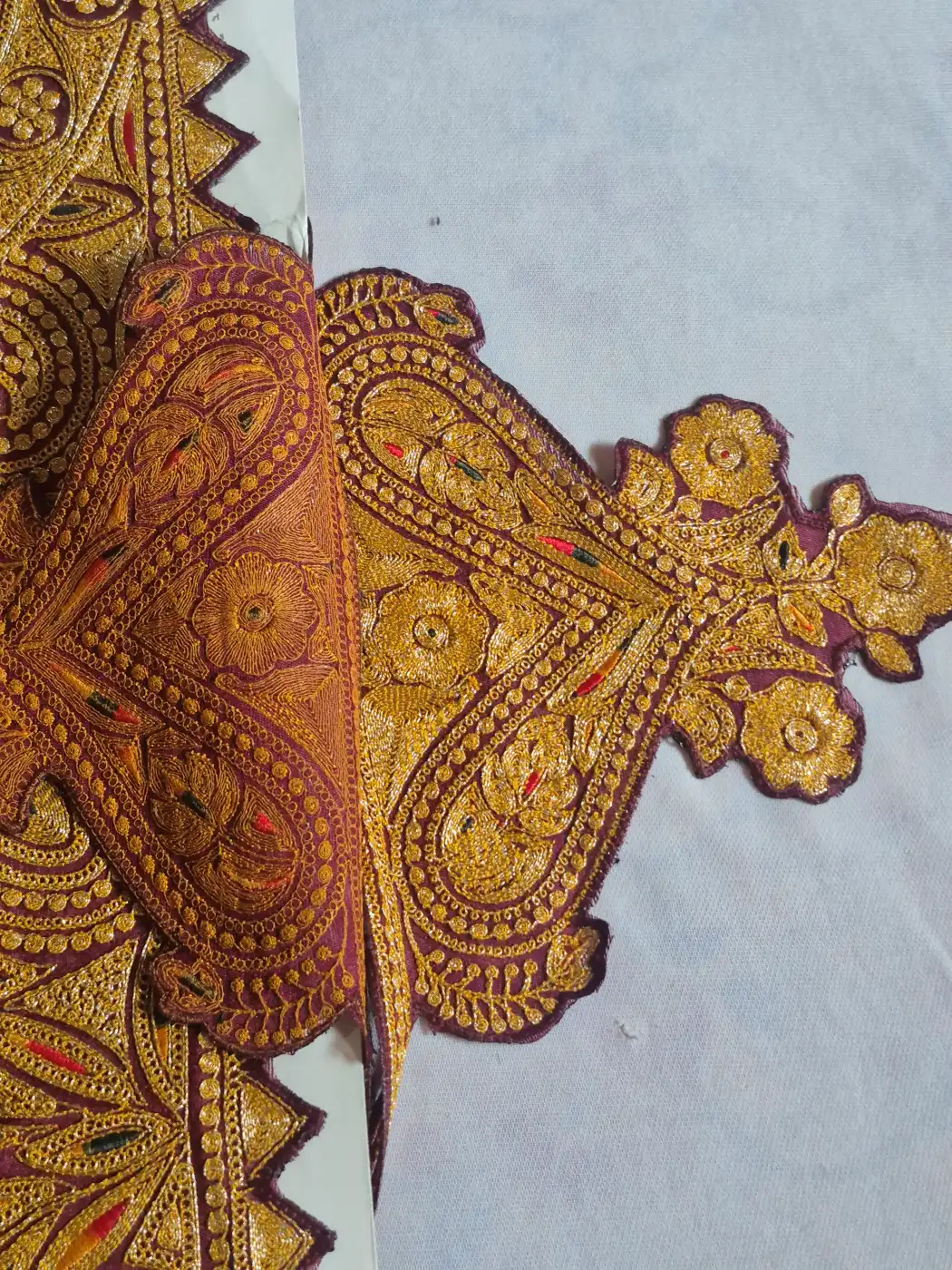 Tasneem Kashmiri Long Neck Tilla Patch Set with 4 Patches - Image 3