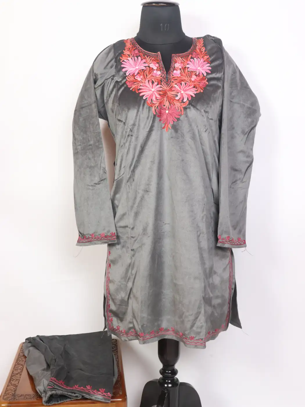 Mehwish Grey Kashmiri Girls 2pc Pheran Set With Aari Work In Holland Velvet (12 to13Y)