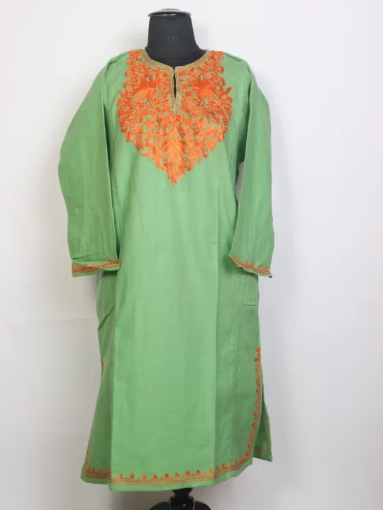 Nilofer Kashmiri Aari Embroidered Green Cashmilon Pheran